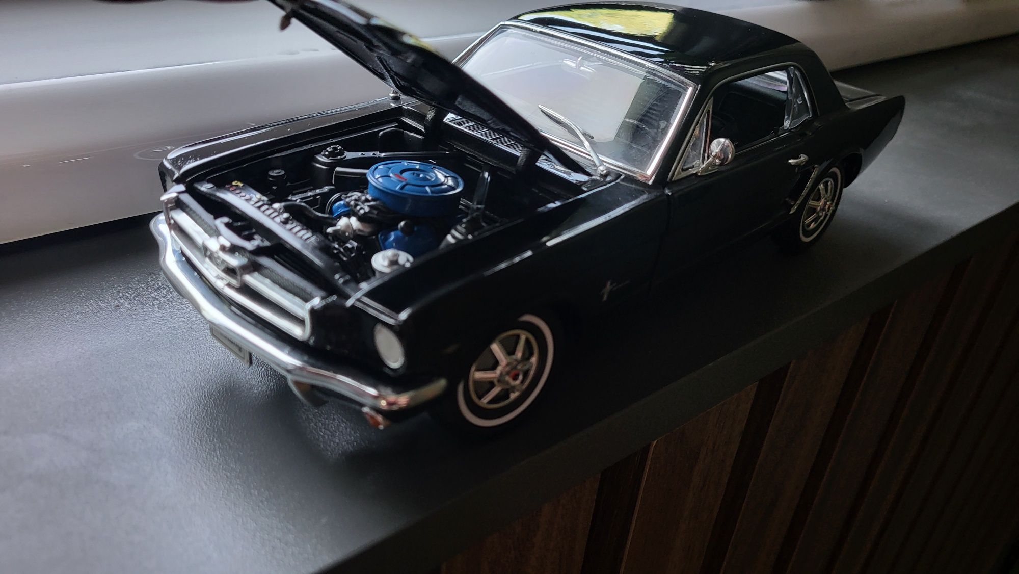 1/18 Ford Mustang 1/2 1964 Welly