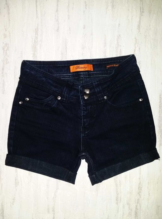 czarne szorty jeansowe xs krótkie podwinięte postrzępione rockowe