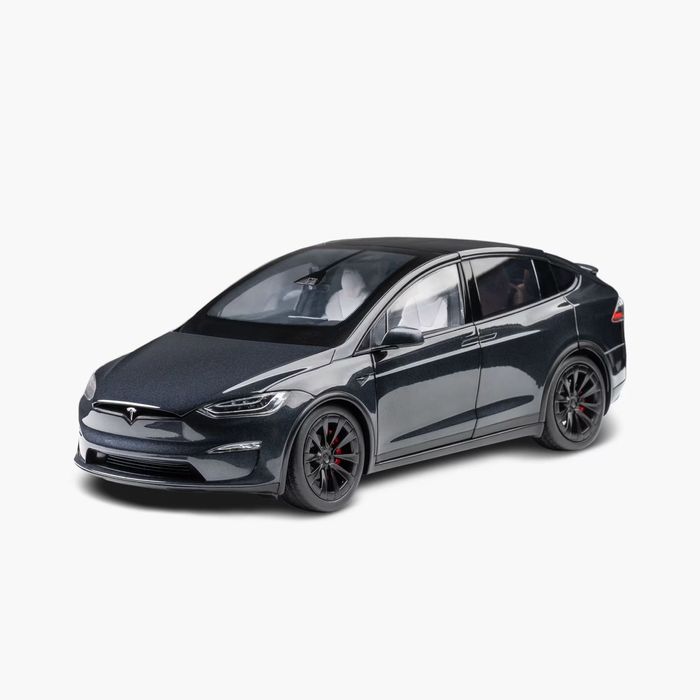 Лита модель Tesla model X