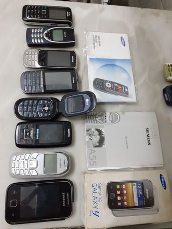 Vários telemóveis