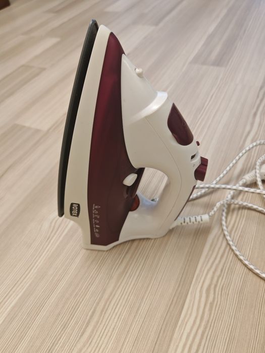 Утюг Rotex RIC22-W