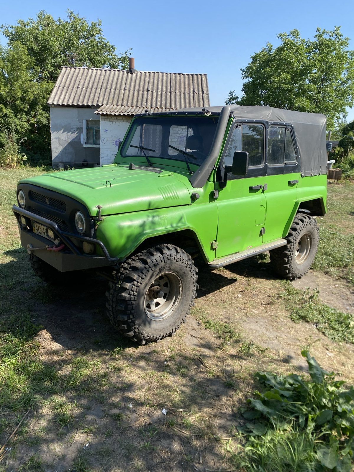 Автомобіль УАЗ 469