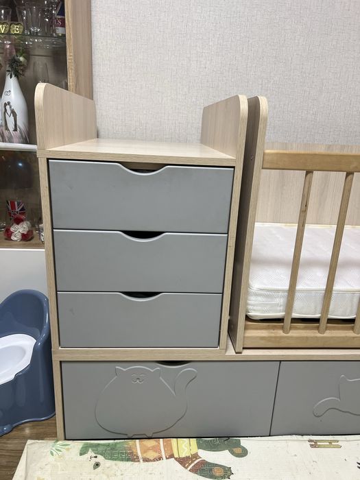 Продам дитячу кроватку 3в1