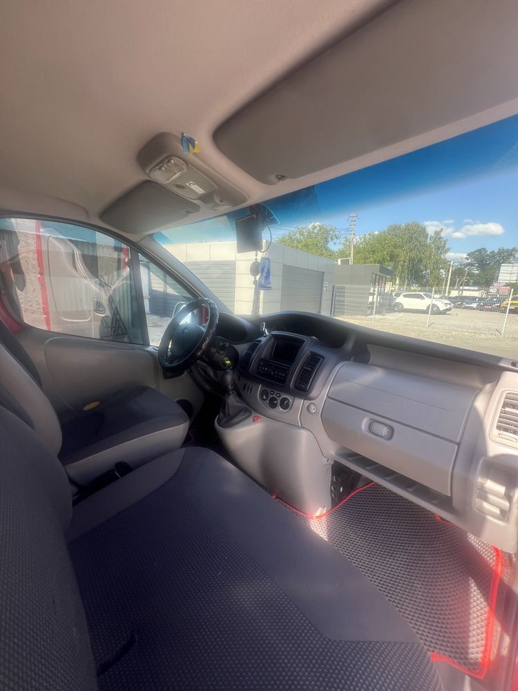 Продам Opel Vivaro