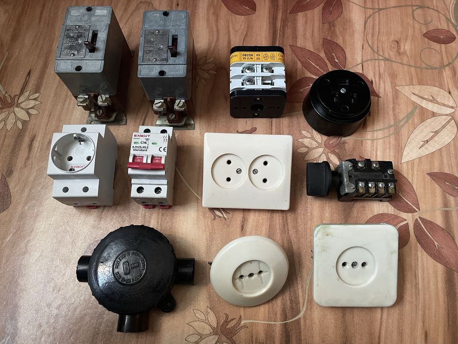 Тумблер-пакетник и другая электрика