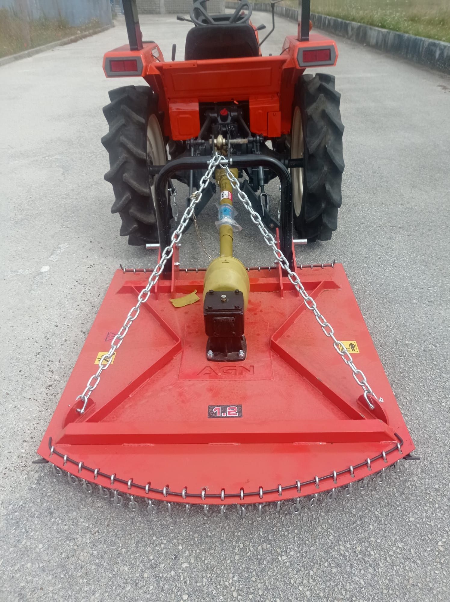 Trator com Frese Kubota Sunshine