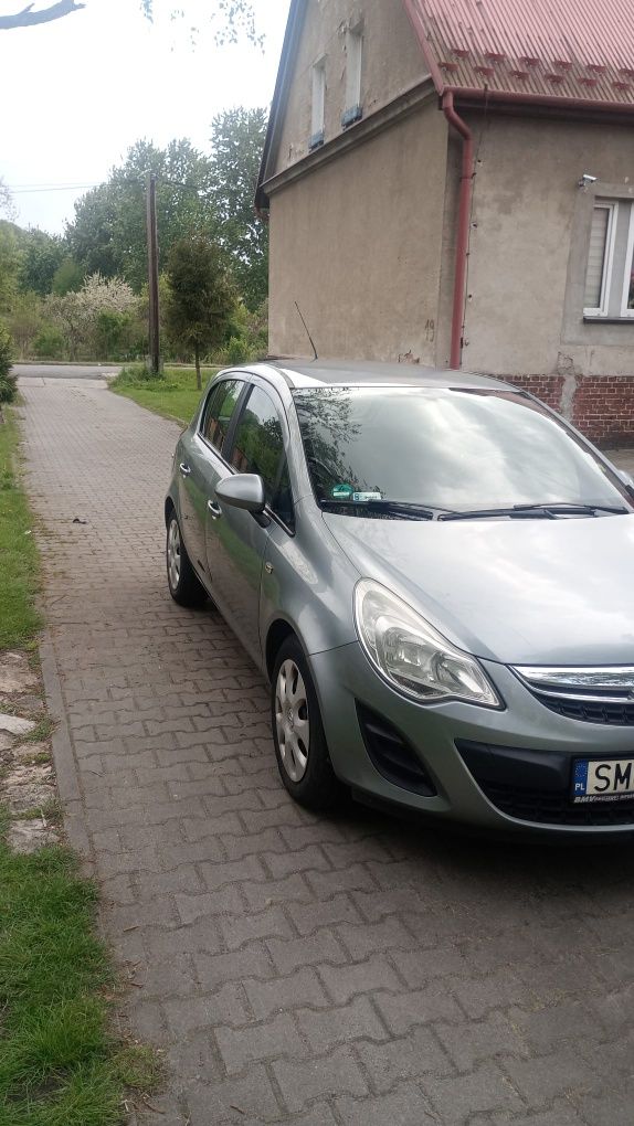 Opel Corsa D 1,2 r. 2013