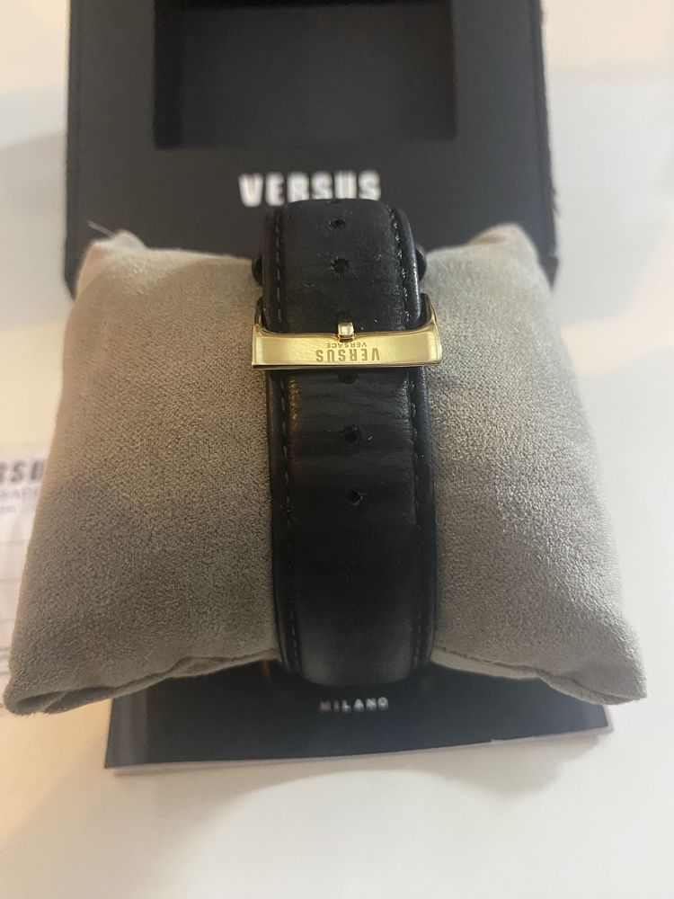 Zegarek Versace Arthur VSPET0419