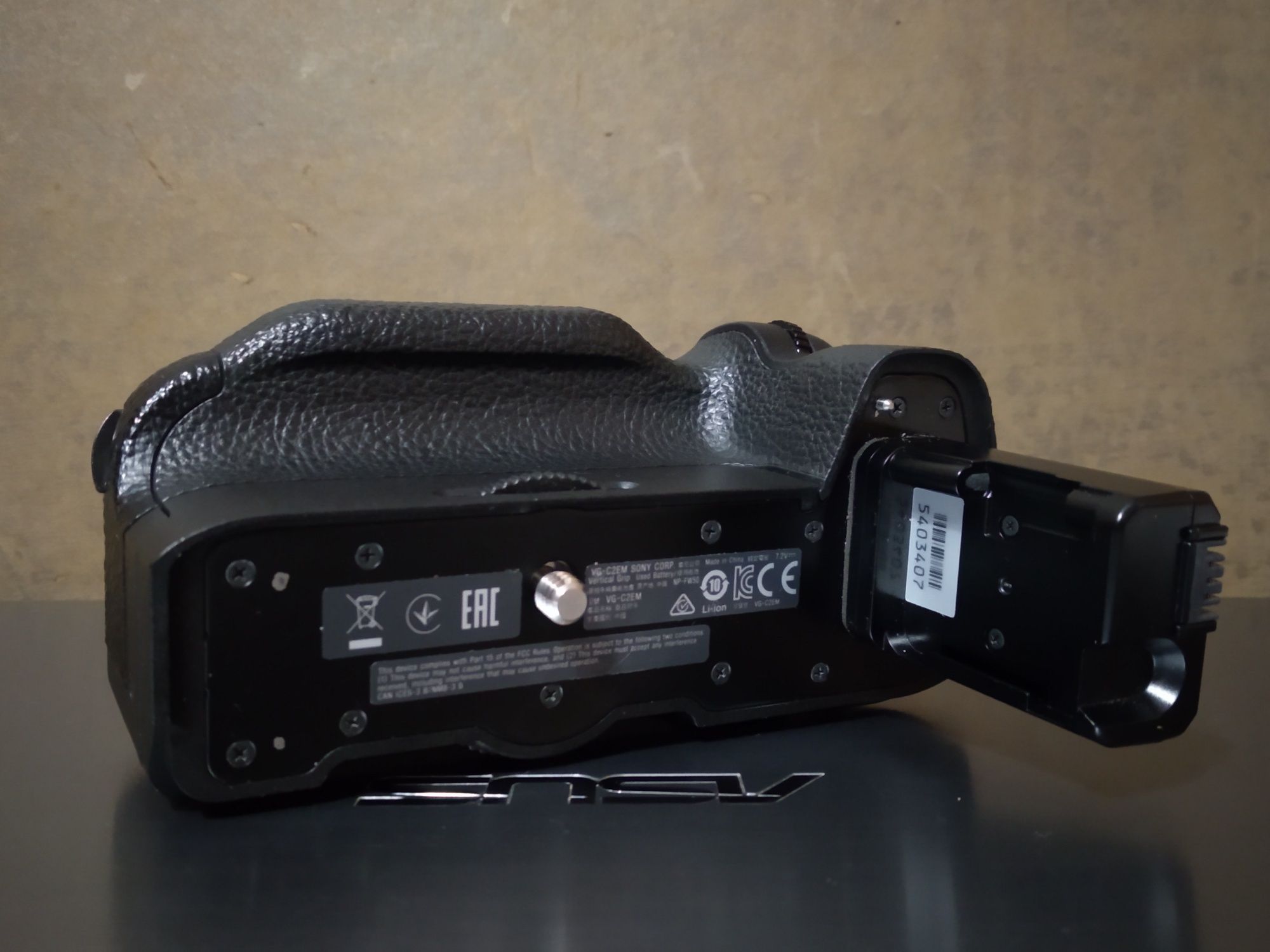 Батарейний блок SONY VG-C2EM для камер A7II A7RII A7SII Оригінал