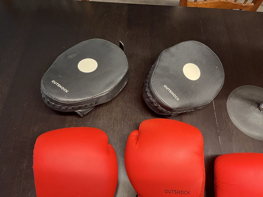 Kit Boxe OUTSHOCK – Luvas Adulto e Criança + Manoplas + Pera - Novo!