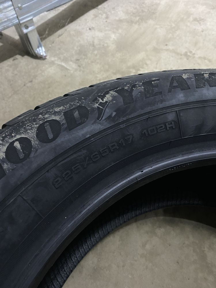 2 ШТ GoodYear 225/65R17 winter