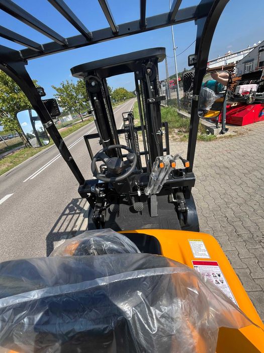 Nowy wózek widłowy 2,5T duplex Gunter Grossmann. Silnik Kubota. LPG