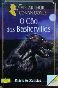 Livro "O Cão dos Baskervilles" de Sir Arthur Conan Doyle