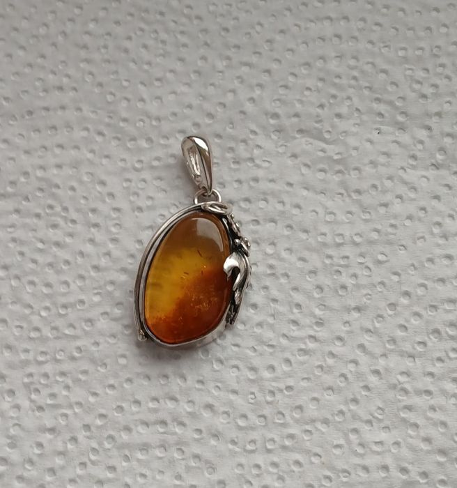 Wisiorek Srebro, bursztyn