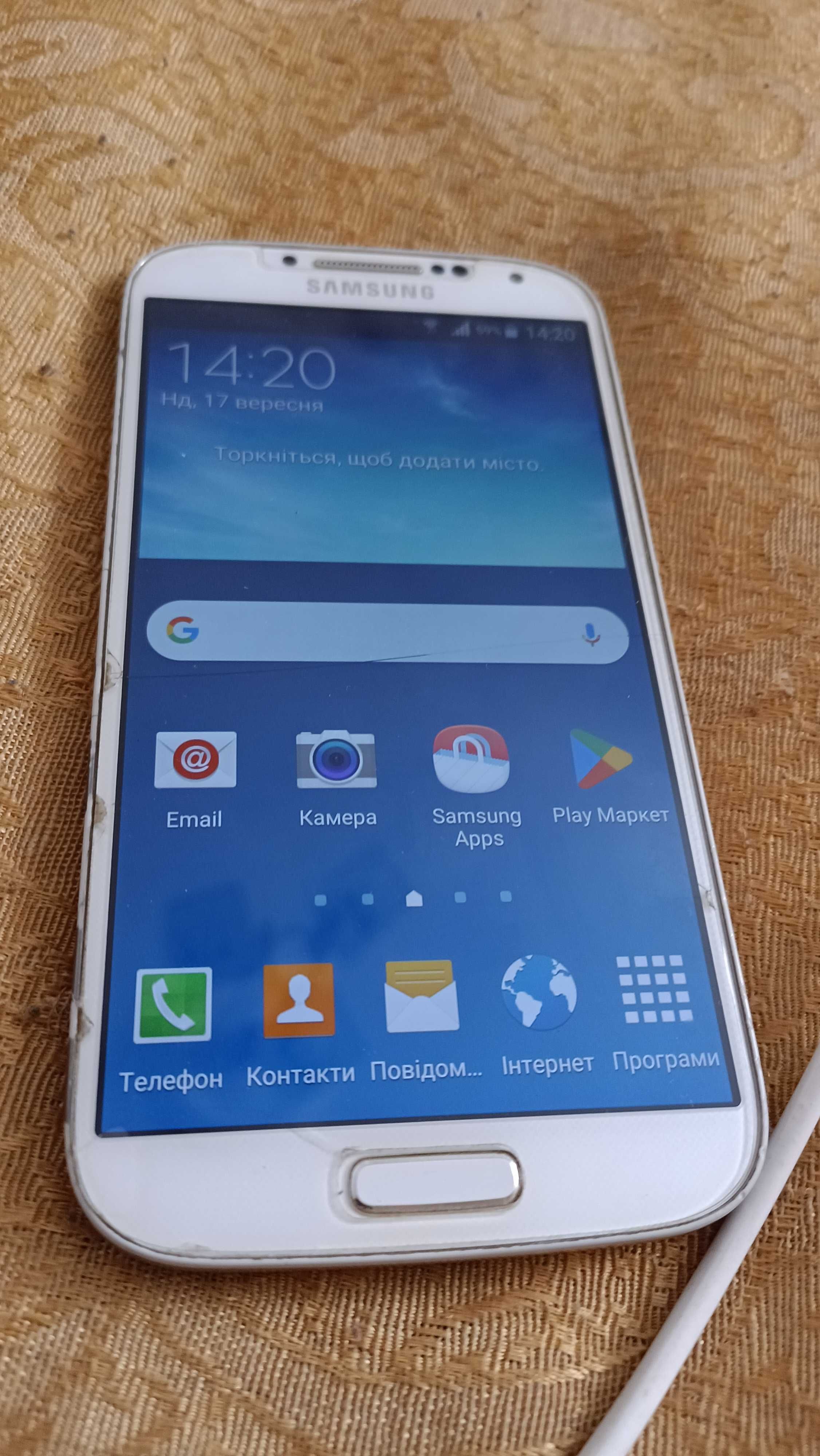 Смартфон Samsung Galaxy S4 (GT-I9505) + нова карта пам"яті на 128Gb