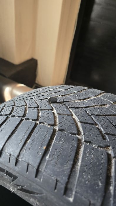Шины 235х45х18 Bridgestone зима, 4шт.