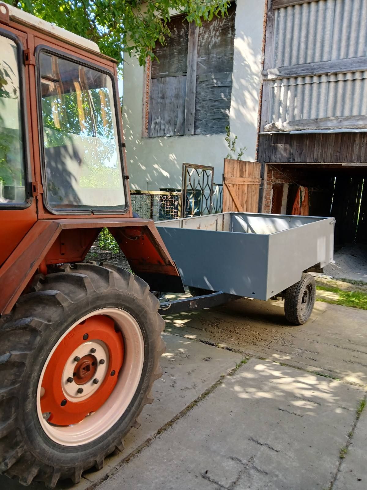 Продам трактор Т-25  1989 р.в.з одномісним  причепом.