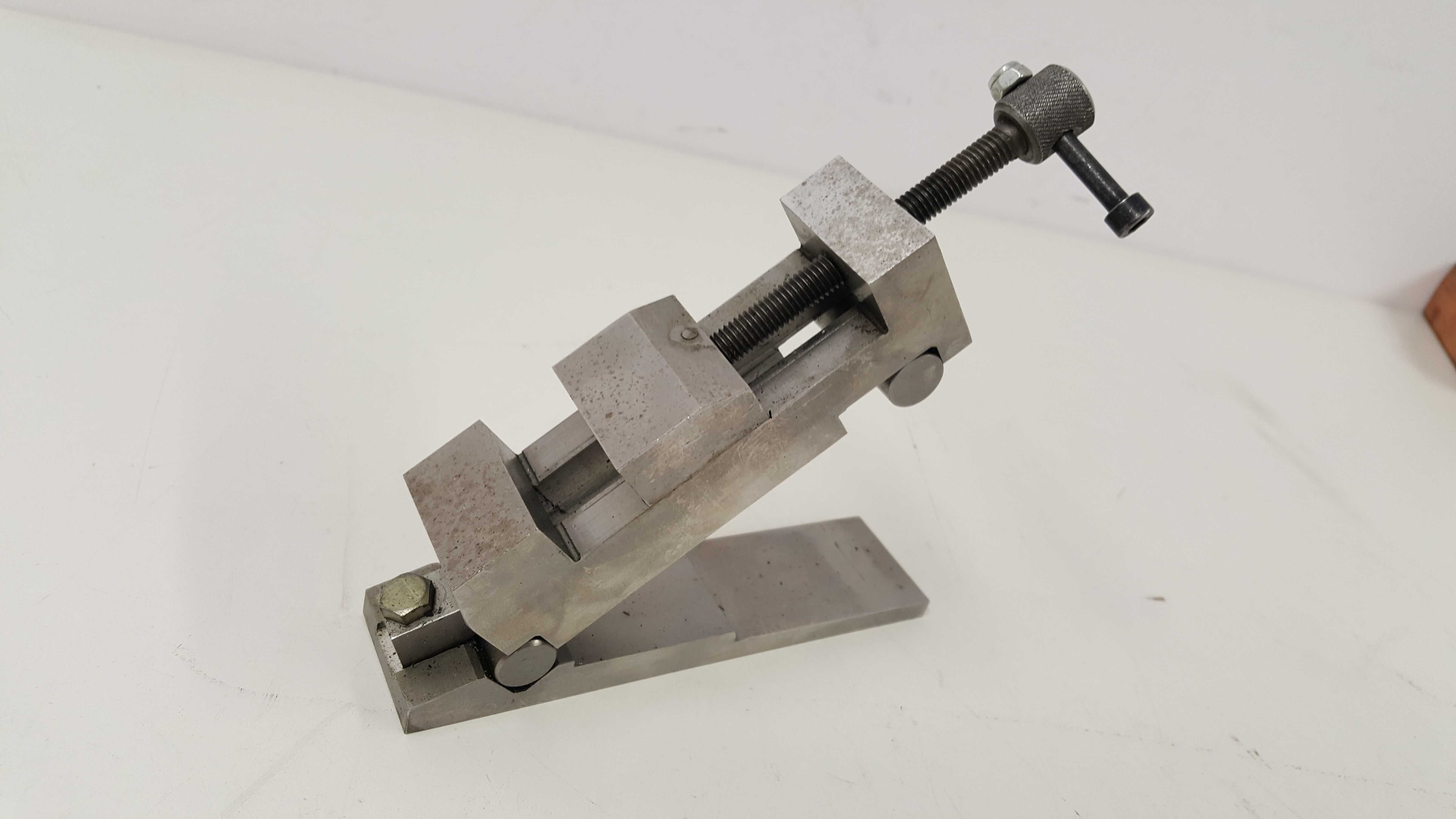 Imadło sinusowe kątowe precyzyjne 34x47 mm  uchylne