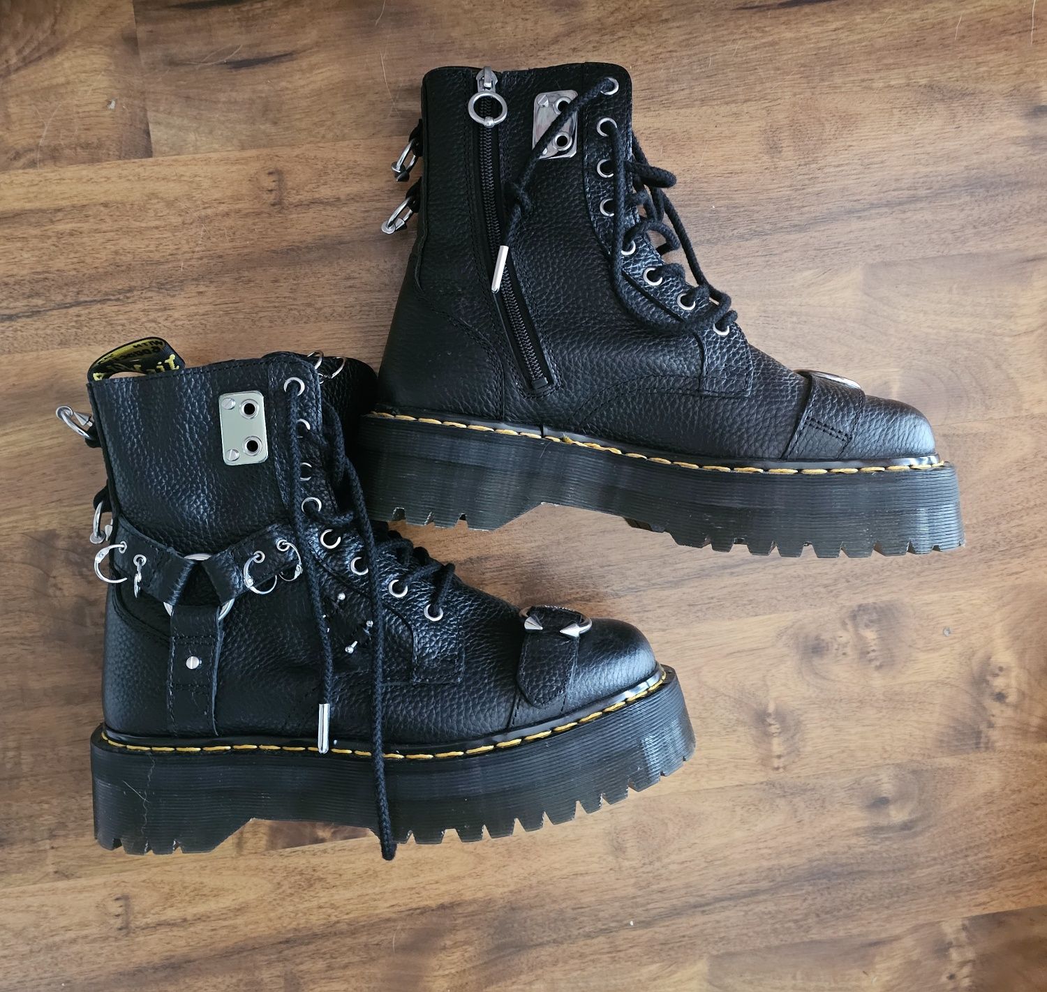 Martensy Jadon Boot Piercing