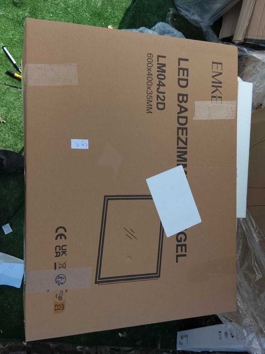 EMKE Lustro Łazienkowe z Oświetleniem Led z wyłącznikiem 40 X 60 CM