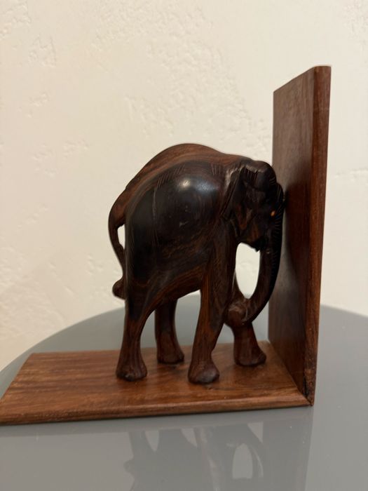 Слон -Букенд, дерево тримач для книжок