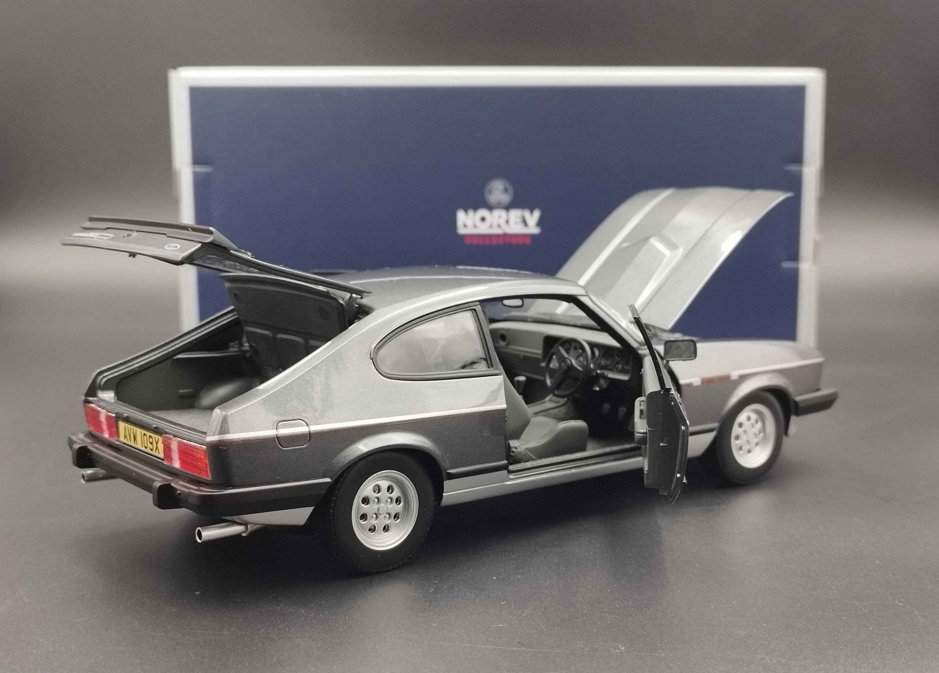 1:18 Norev 1981 Ford Capri MK.III 2.8 Injection RHD Grau Metallic