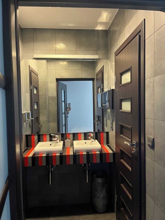 Komfortowy Lokal Usługowo-Biurowy – 145 m²