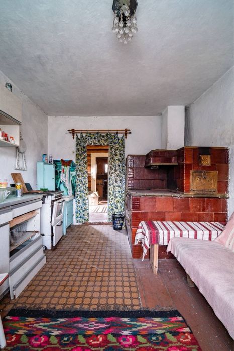 Гуцульська хата в Карпатах | 32 сот. під забудову + ліс, річка