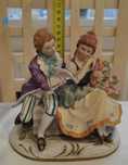 Piękne figurki ceramika fajans porcelana "Para dworska-gra na harfie"