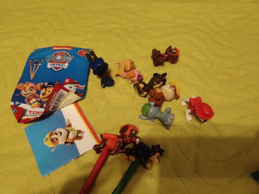 Psi Patrol figurki i nakładki na ołówek