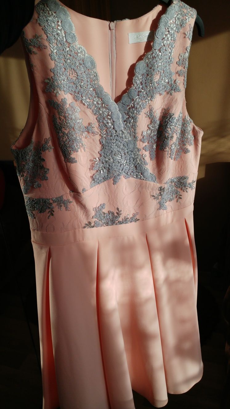 Sukienka z koronką róż/szary -cena do negocjacji
