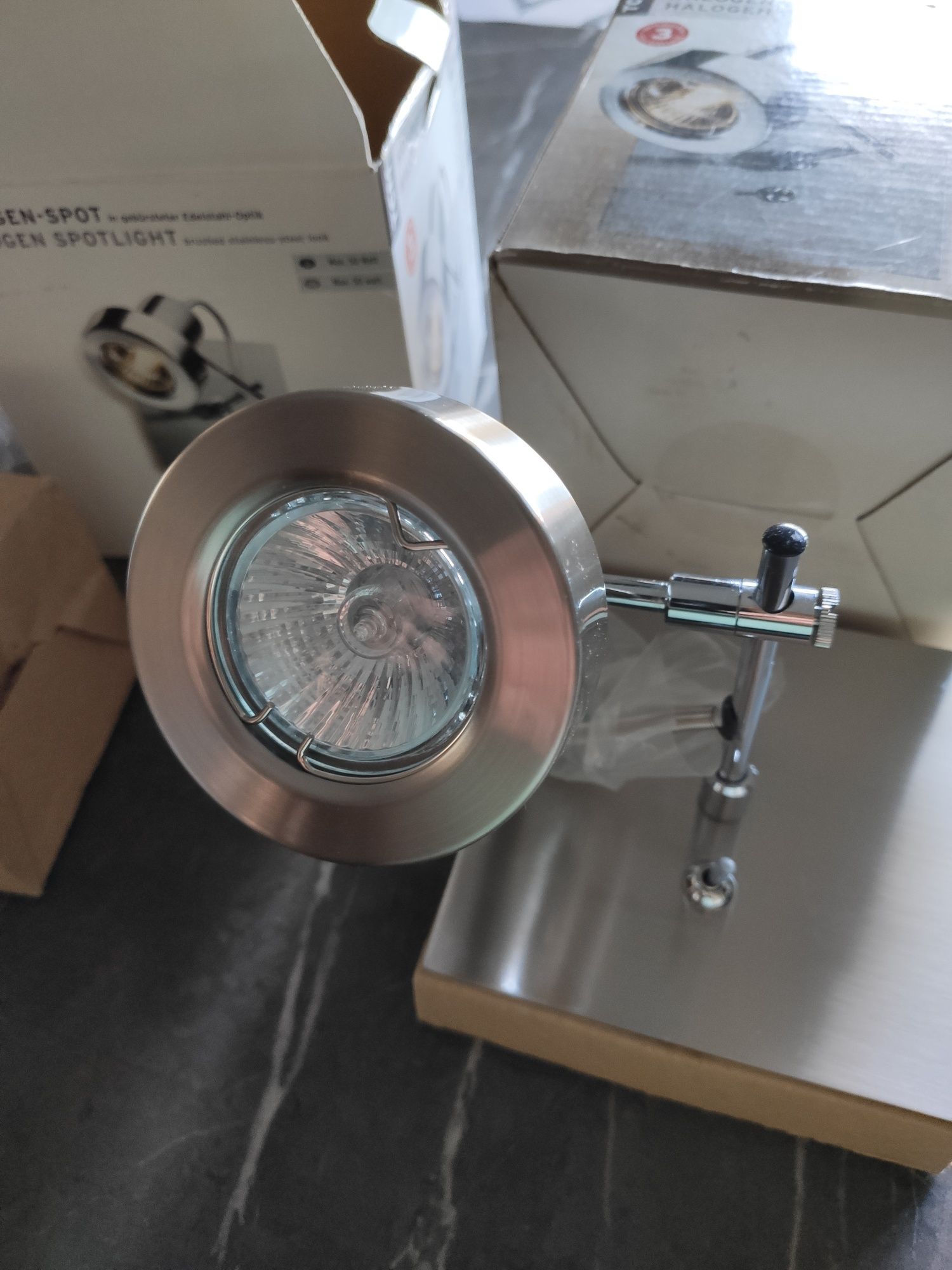 Halogen spot x 2 _ Loft