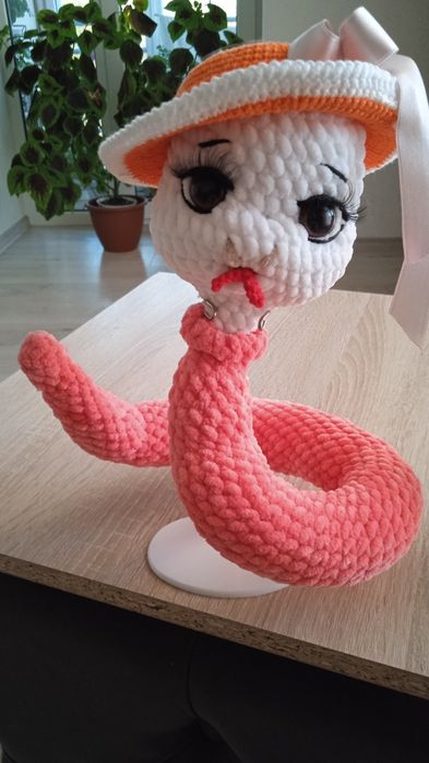 Добрая змейка . Ручная работа.