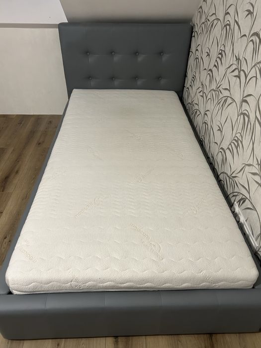 Młodzieżowe łóżko