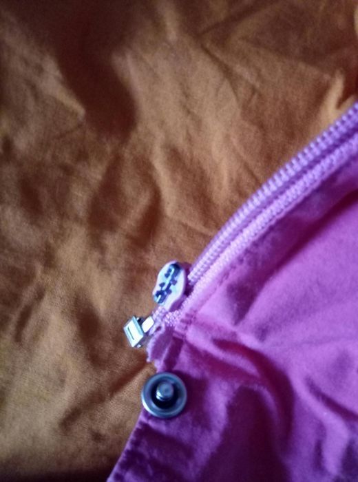 Продам костюм и плащ на девочку