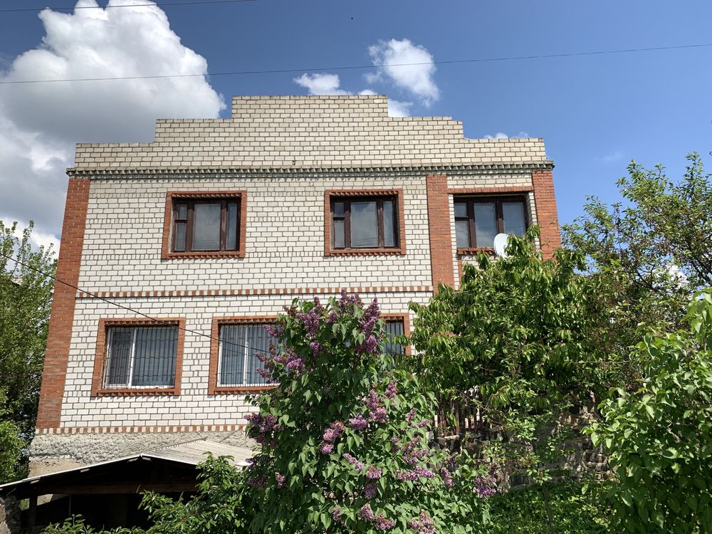 Продається будинок в с. Надбузьке Миколаївського р-н