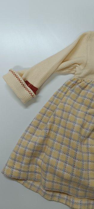 Vestido de inverno de bebé 1 mês. Forrado por dentro.