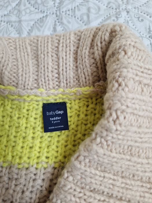 Sweterek dla dziewczynki