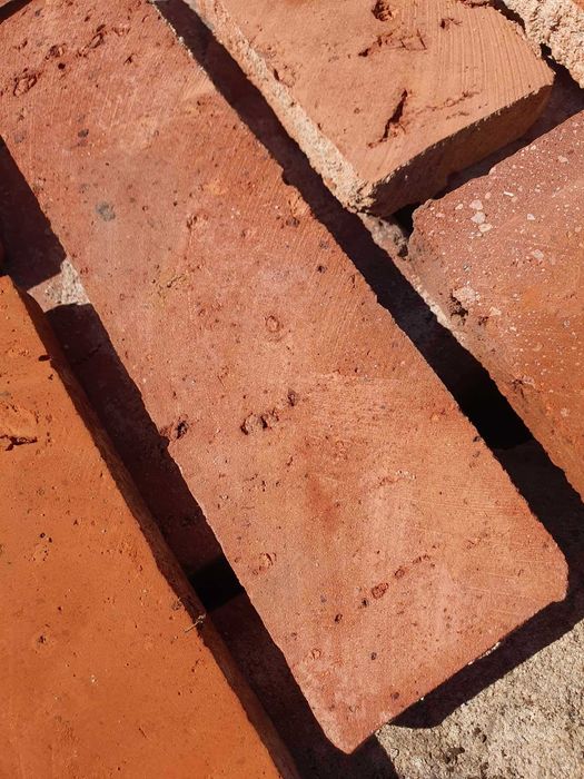 Płytki  ze starej cegły  rozbiórkowej  - podłogowe