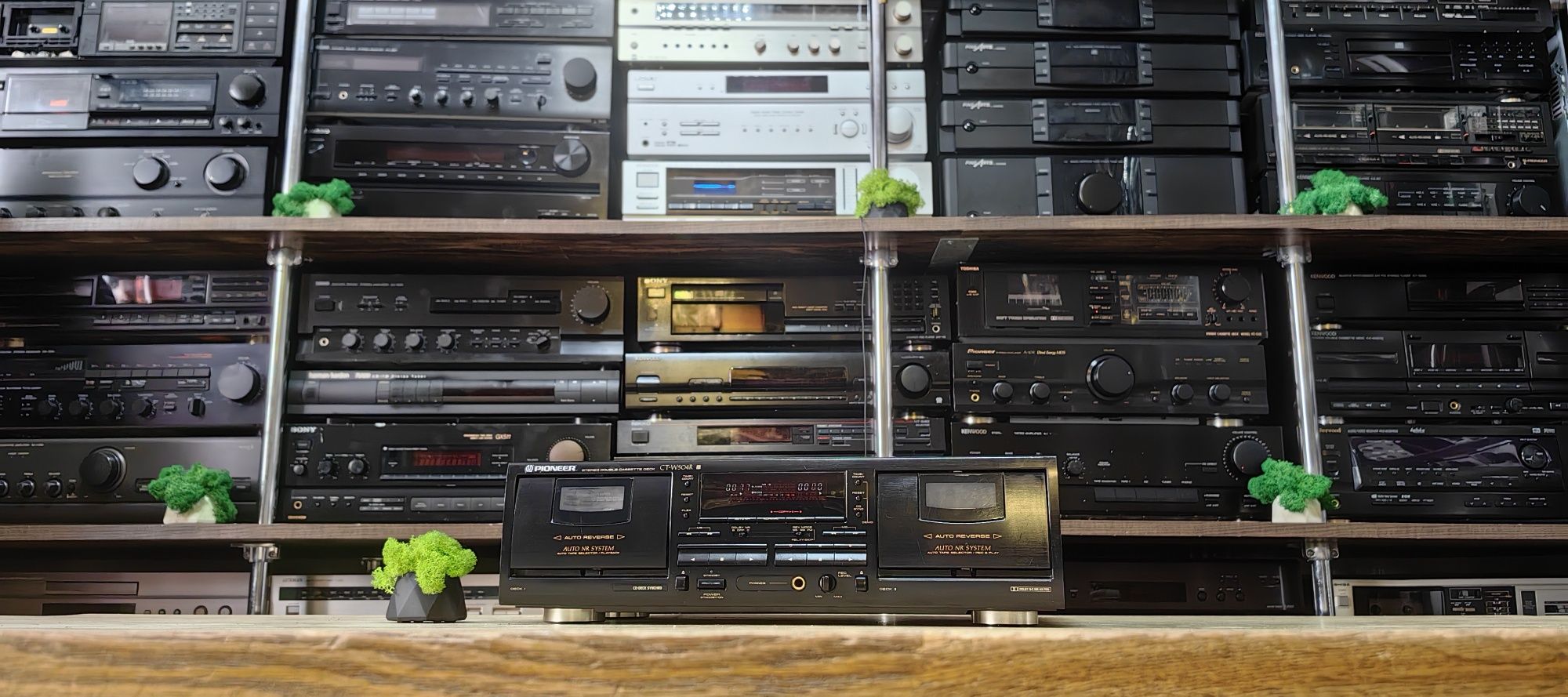 Касетний програвач Pioneer CT-W504