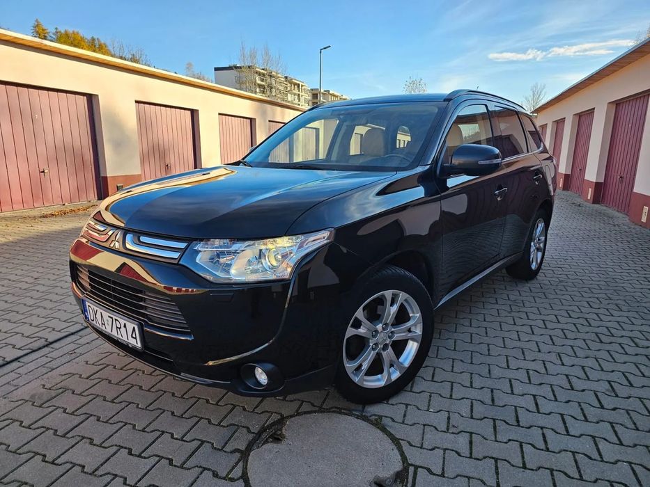 Mitsubishi Outlander Rezerwacja