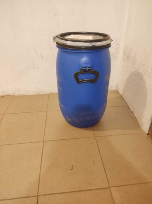 Sprzedam beczki plastikowe