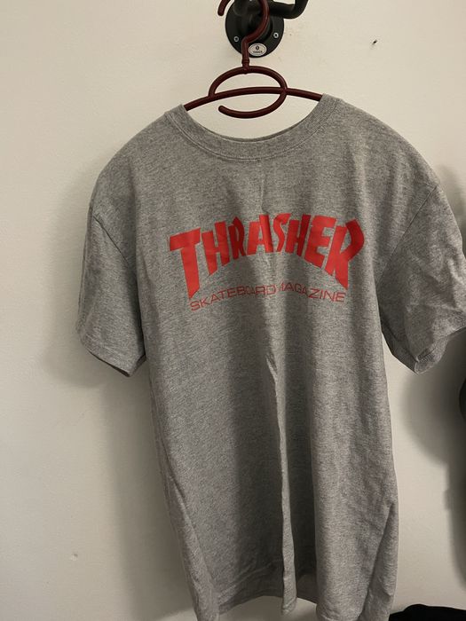 Vendo t-shirt Thrasher cinzenta logo laranja