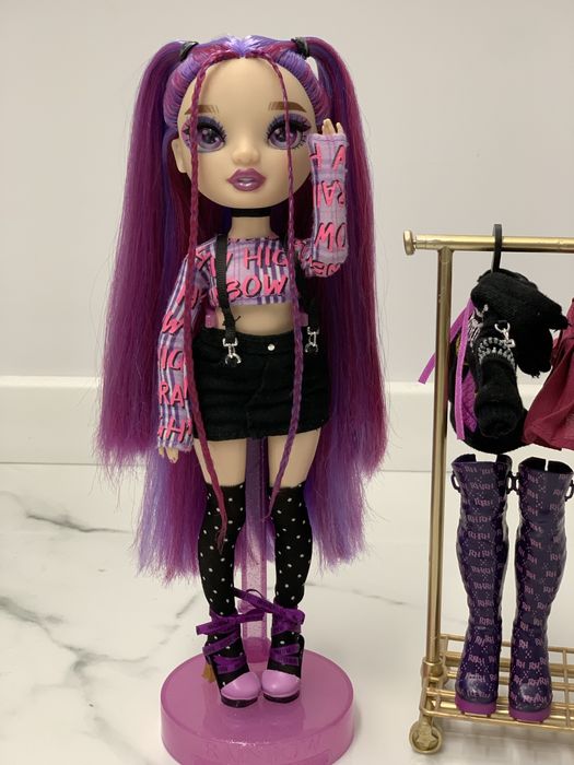 Lalka rainbow high kolekcjonerska Emi Vanda fioletowa modowa