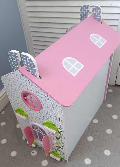 Domek dla lalek drewniany