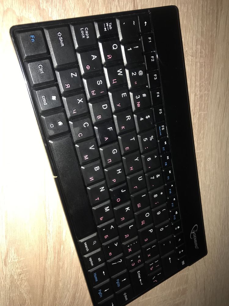 Бездротова клавіатура