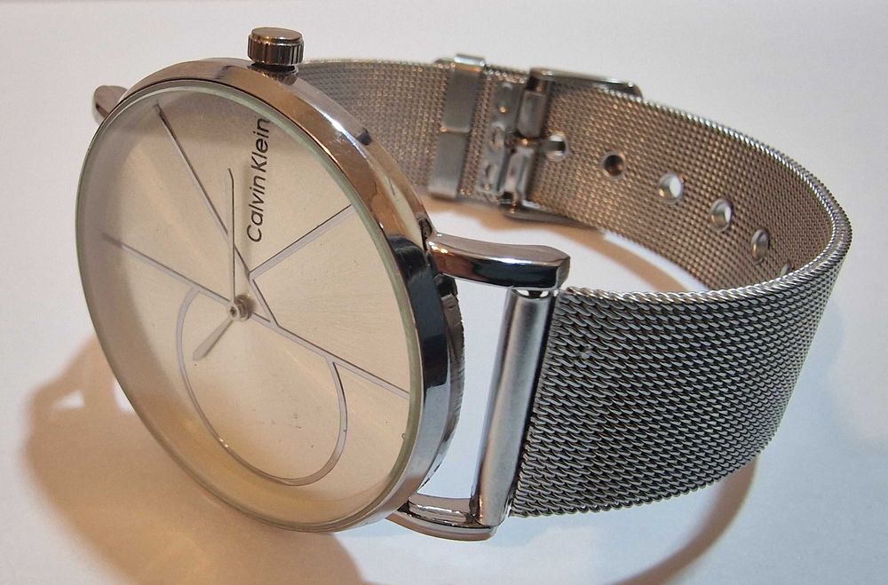 Zegarek Calvin Klein bransoleta mesh w srebrnym kolorze.