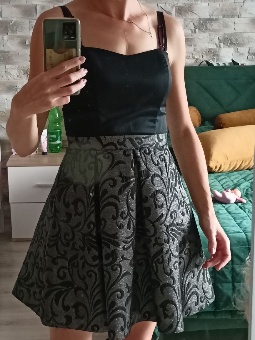Sukienka z brokatem