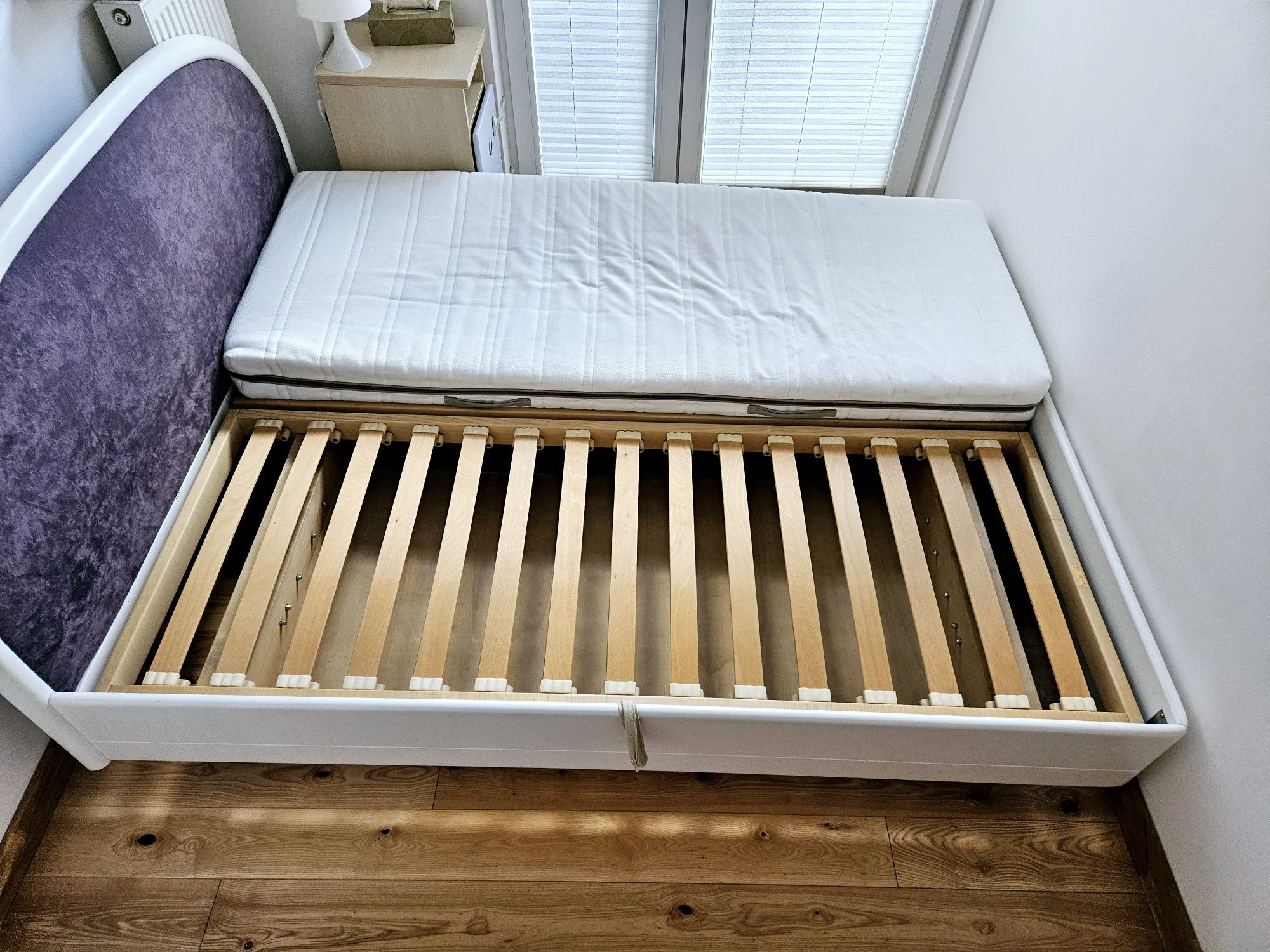 Łóżko 180x200 z materacami