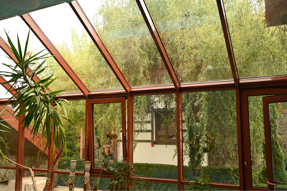 Елітний будинок з басейном , сауною , спортзалом біля Міського Озера